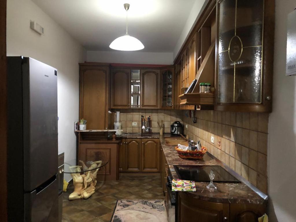 Kris'S Apartment Lezhë エクステリア 写真